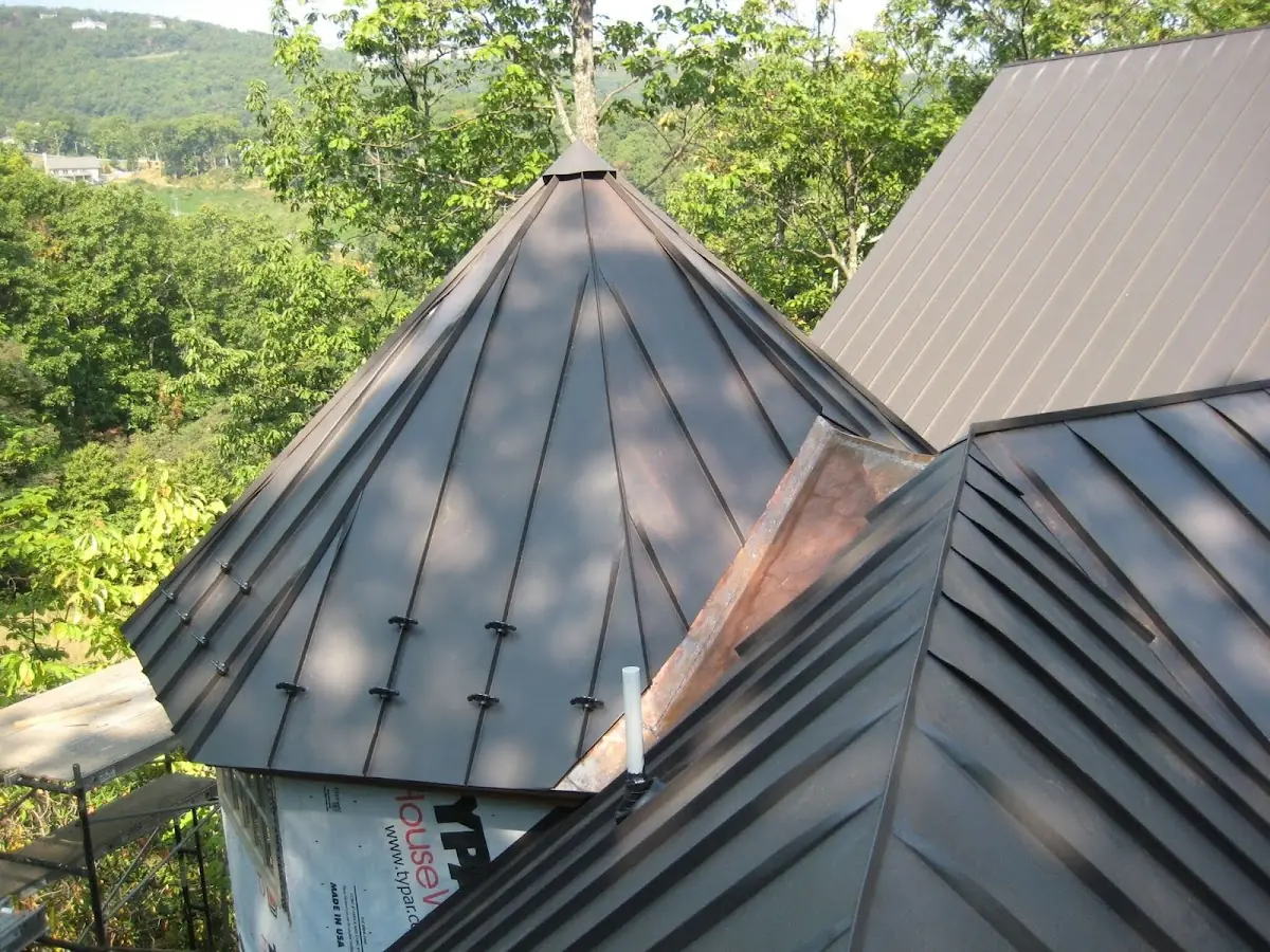 Professional Gutter Cleaning by Craftsman Roofing in Mariposa